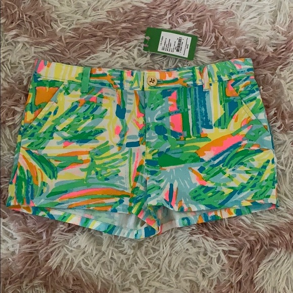 *S*O*L*D*           Lilly Pulitzer Shorts - Picture 1 of 4